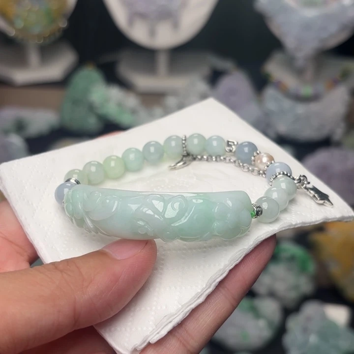 翡翠未镶嵌颈饰吊坠