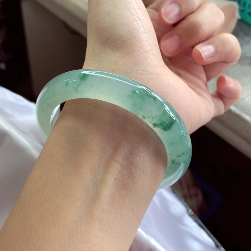 【闪购商品】翡翠手镯未镶嵌56重点推 毕业A