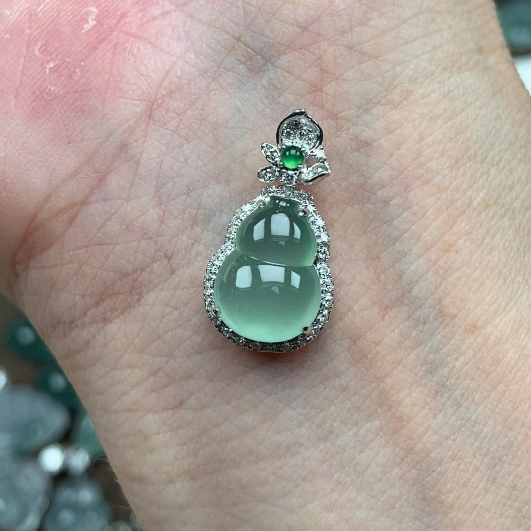 翡翠18K金镶嵌吊坠(不含链)葫芦