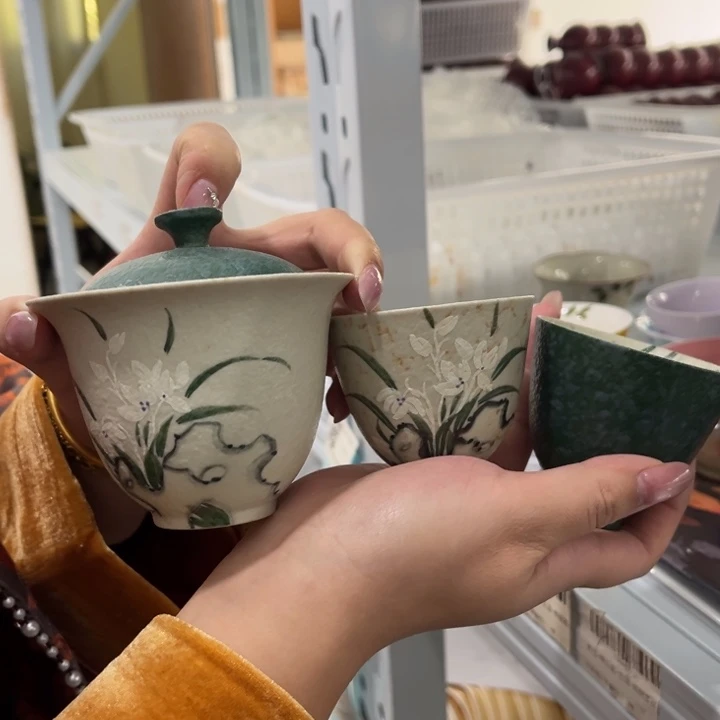 三件套哈哈哈哈哈哈哈哈