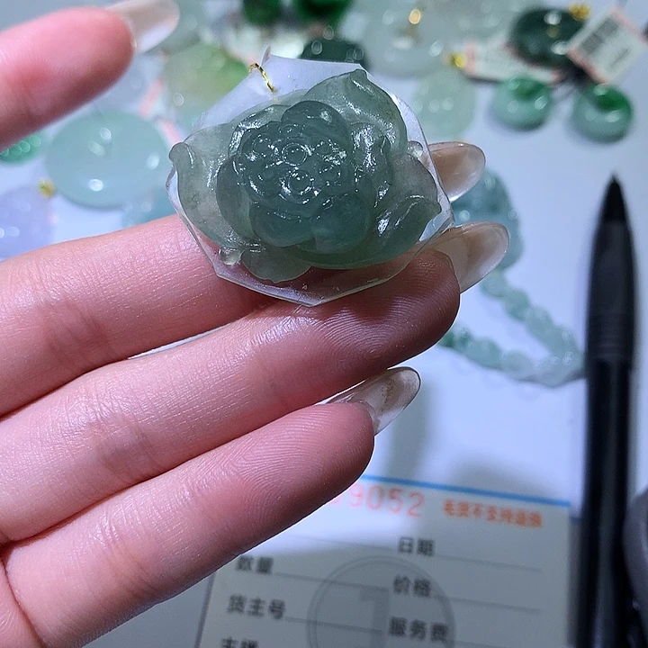 翡翠未镶嵌颈饰翡翠