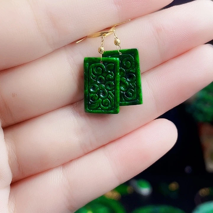 翡翠18K金镶嵌颈饰多样性