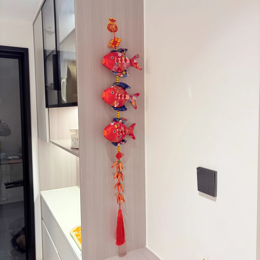 新款春节装饰新居乔迁鱼串挂饰中国结刺绣布鱼客厅背景墙过年挂件