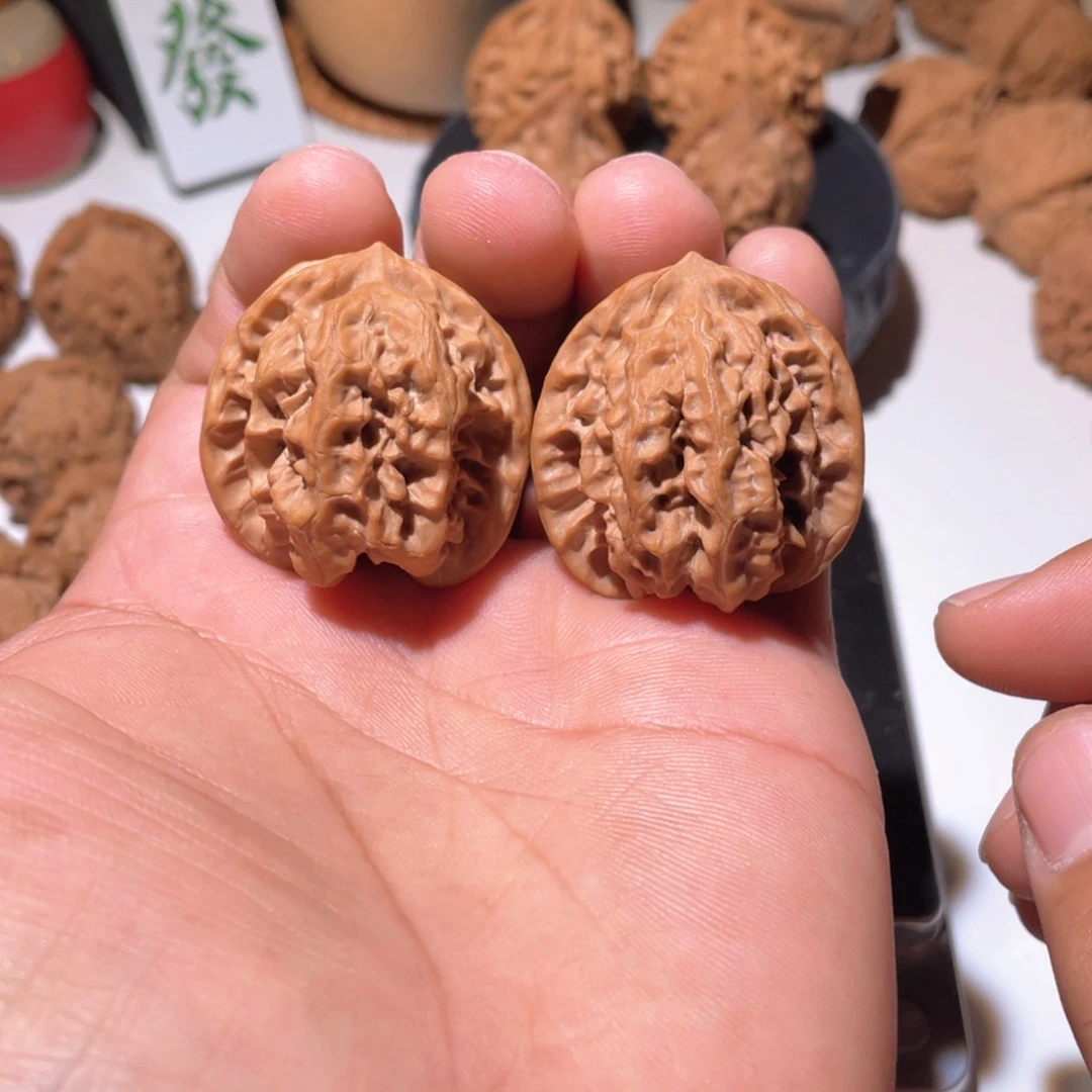 文玩核桃吊坠磐石