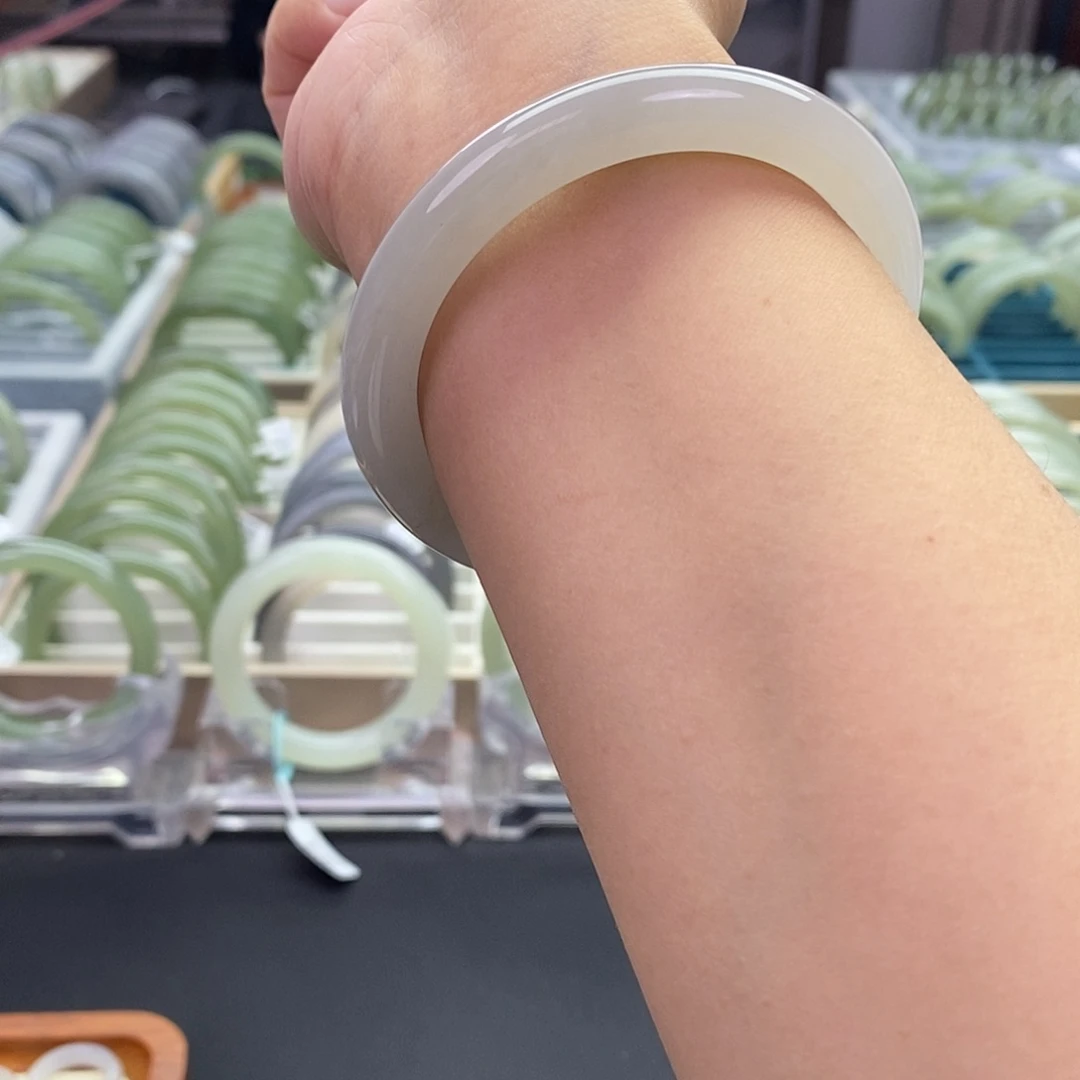 和田玉未镶嵌珠宝奇石和田玉手镯56.57