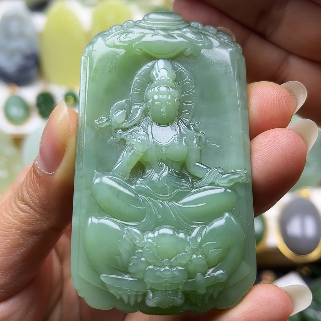 和田玉未镶嵌颈饰猫眼