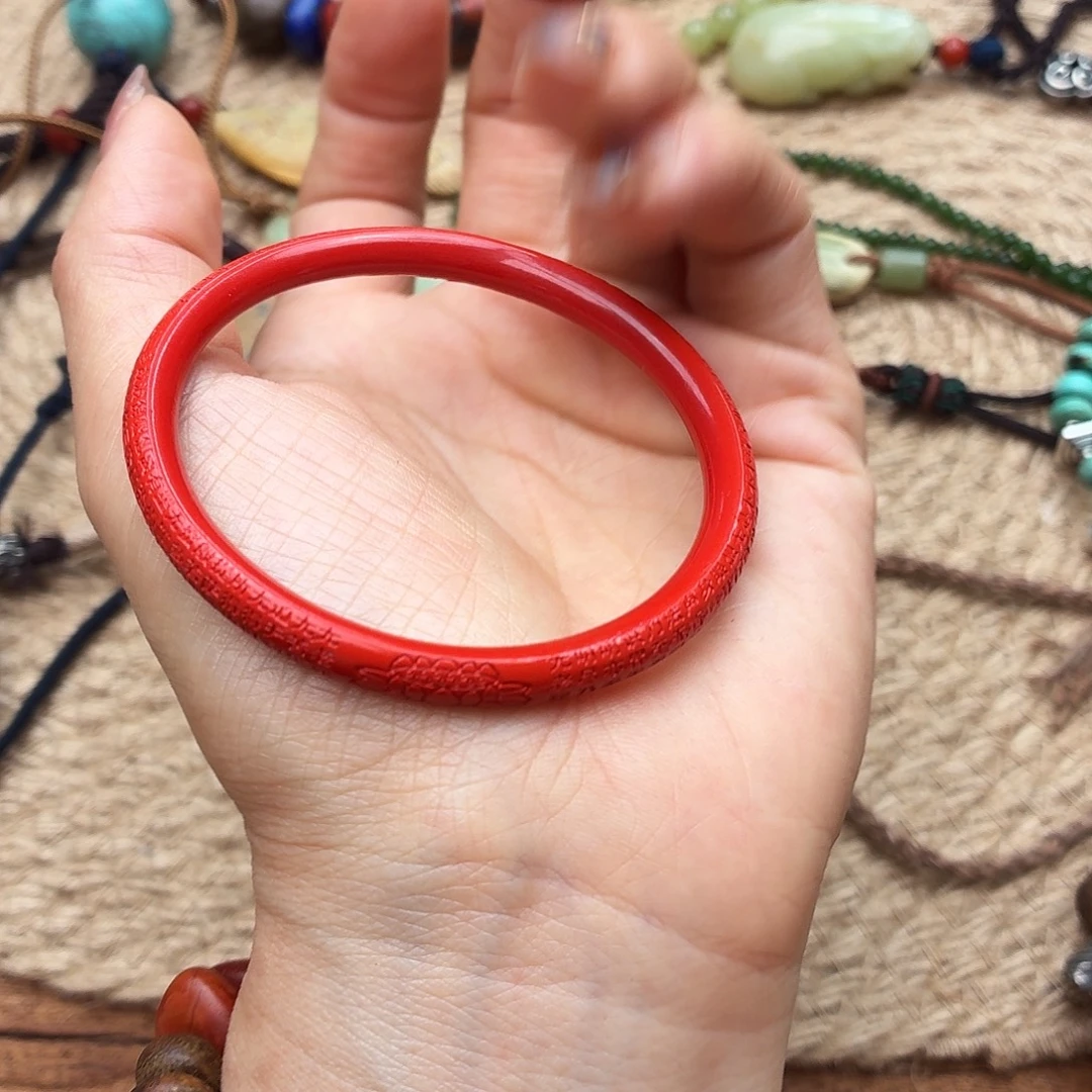 甄***录青金石未镶嵌手镯