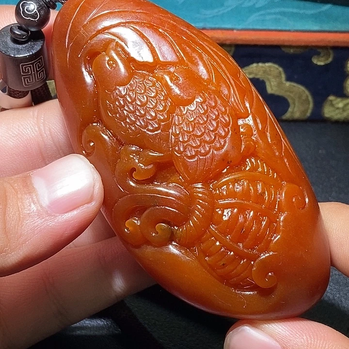 荣***耀和田玉未镶嵌颈饰CC