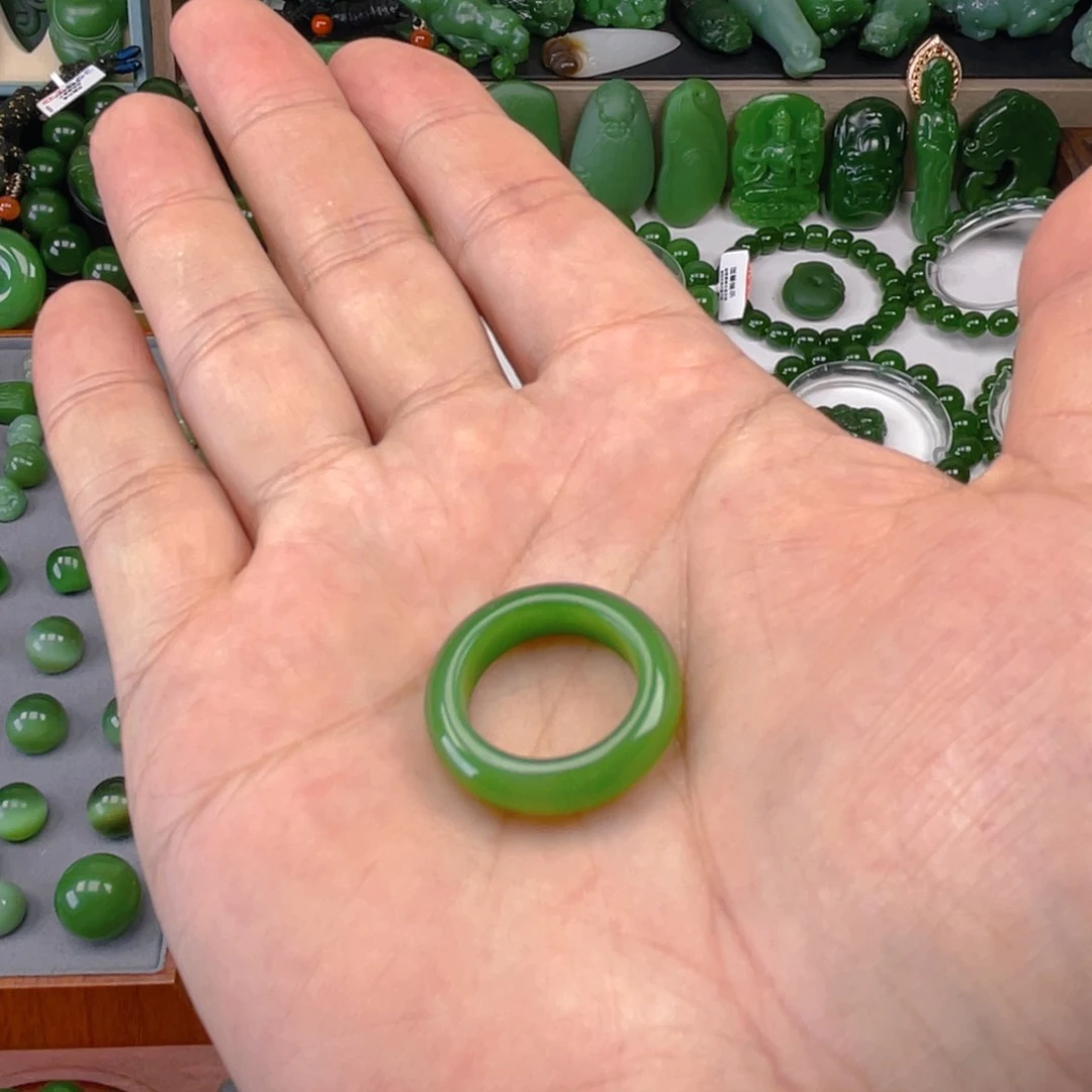 青***丝和田玉（碧玉）未镶嵌颈饰