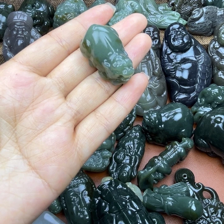 和田玉未镶嵌挂件