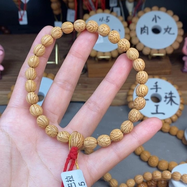桃核手串小*郭卡皮巴拉8.5尺寸误差0.5之间抛光