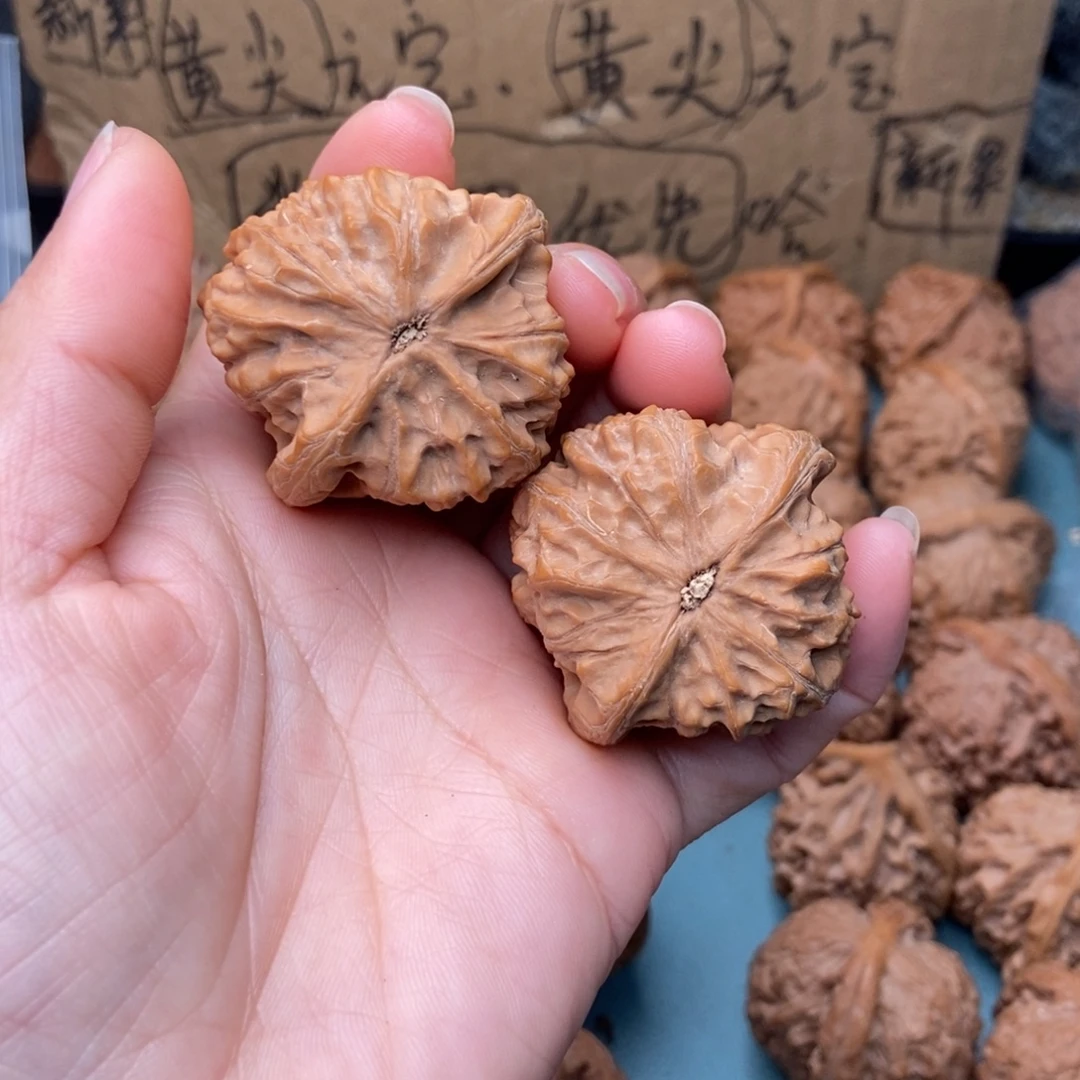 玉***泪文玩核桃吊坠靠山王4