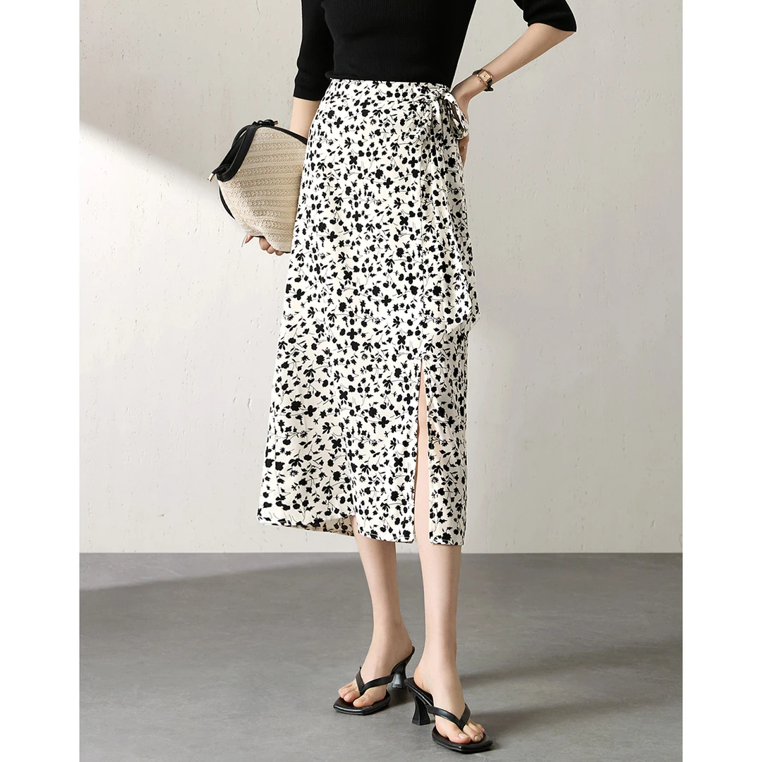 沫晗依美2025夏季新款轻薄透气系带碎花开叉不规则休闲半裙女6109