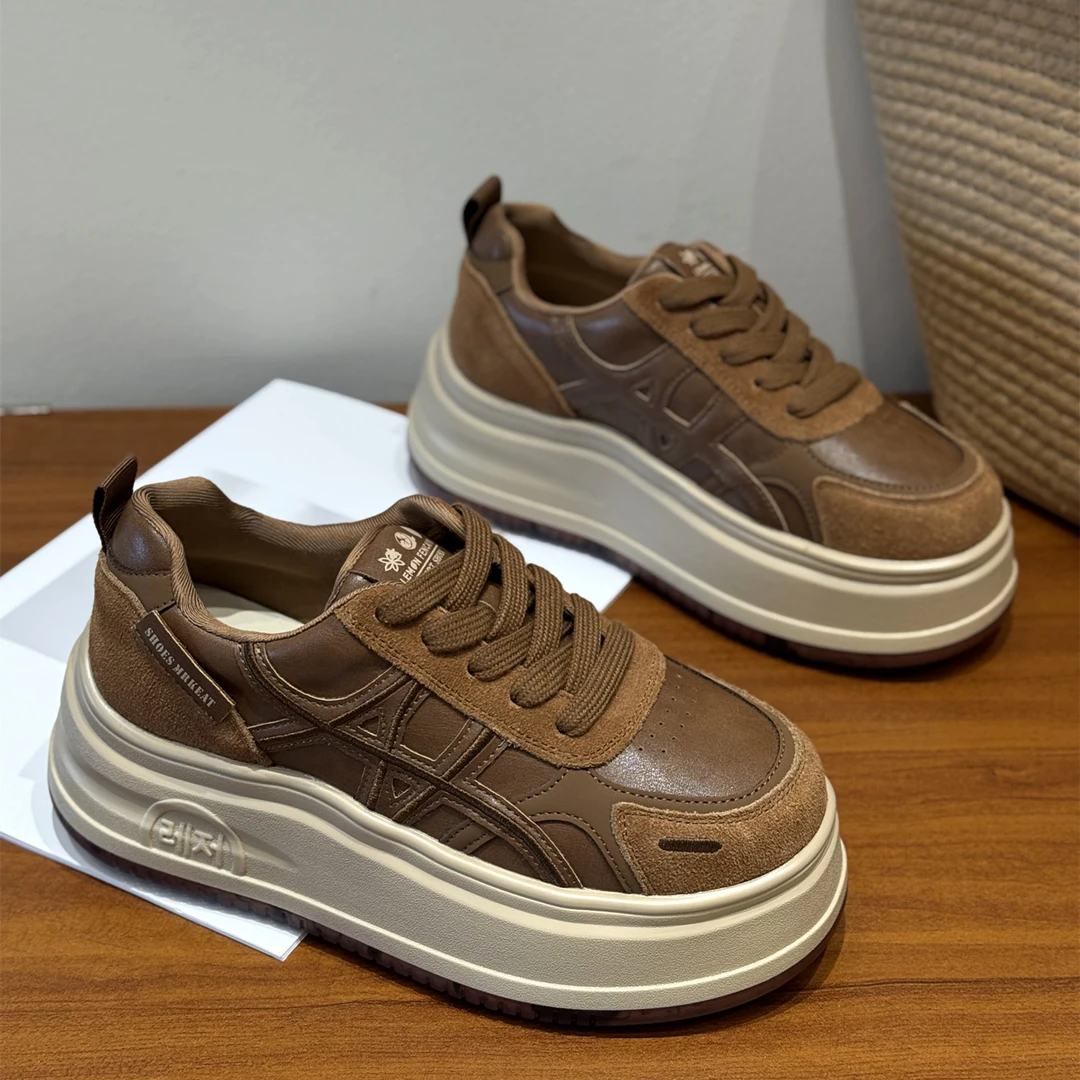 真皮小众百搭美拉德学院风板鞋女2025新款秋季复古增高韩版休闲鞋