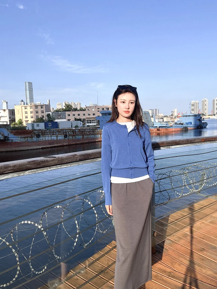 C 休闲运动半裙 高克重立体剪裁极简气质超好穿直筒裙