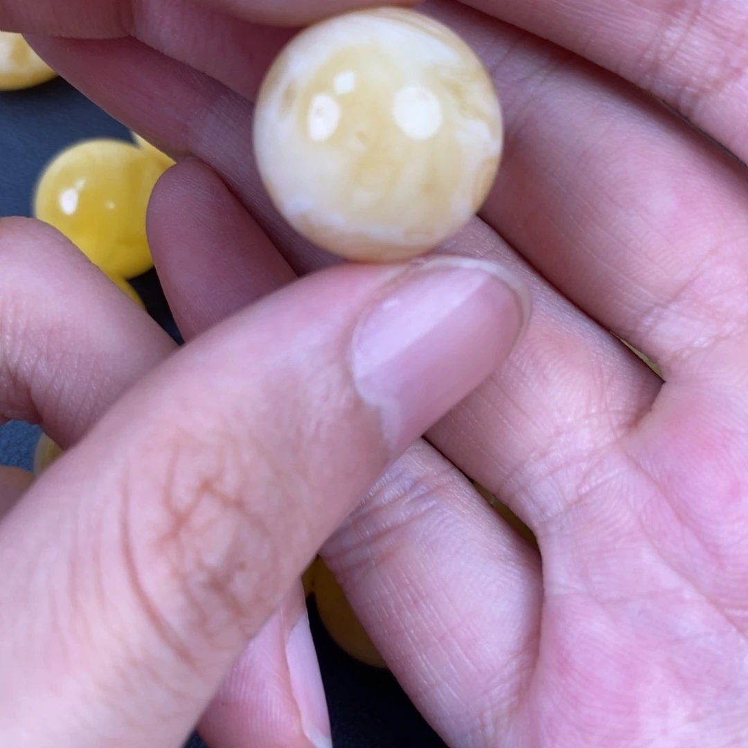 未镶嵌琥珀裸石地阶微粉3