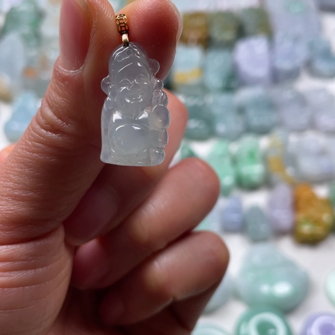 翡翠吊坠(赠链)未镶嵌