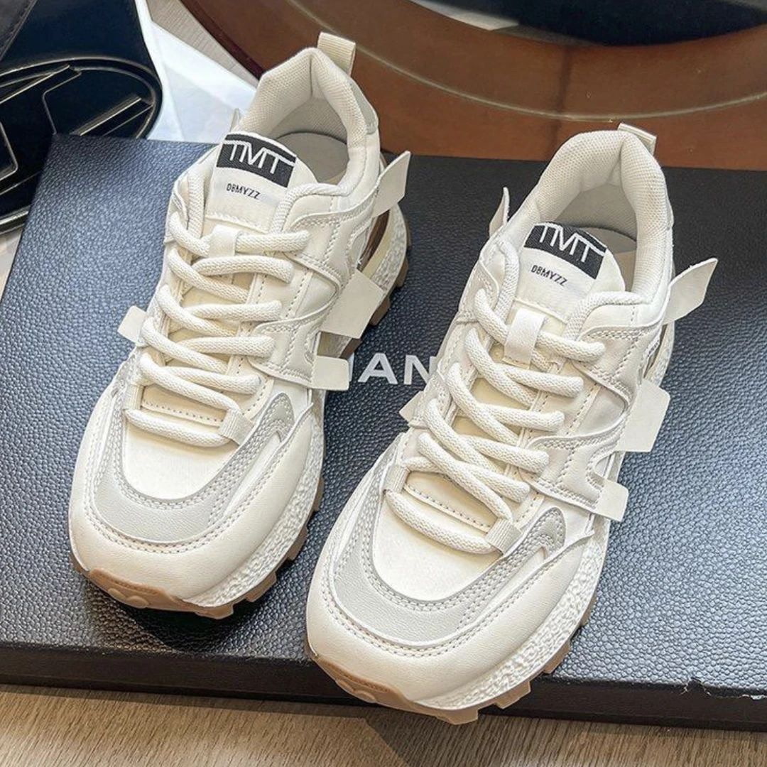 冬季新款休闲板鞋网红时尚百搭透气秋冬款厚底ins女鞋