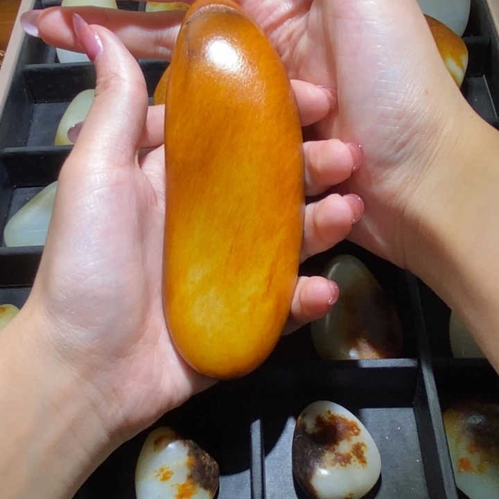 和田玉（糖玉）未镶嵌颈饰木***?