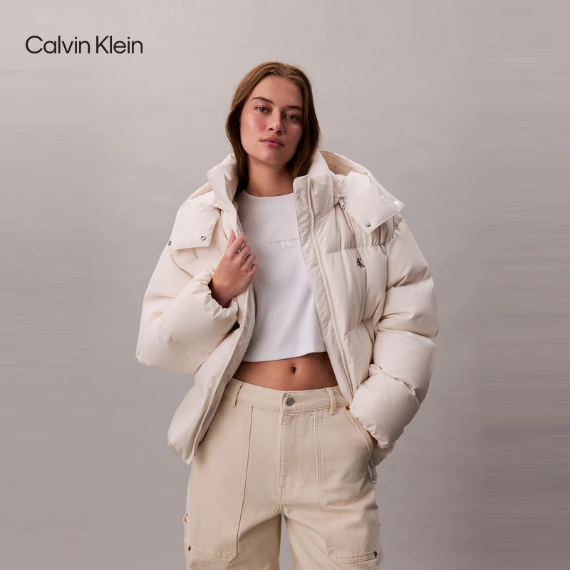 CK Jeans25秋季新款女士休闲通勤刺绣立领连帽90绒羽绒服外套