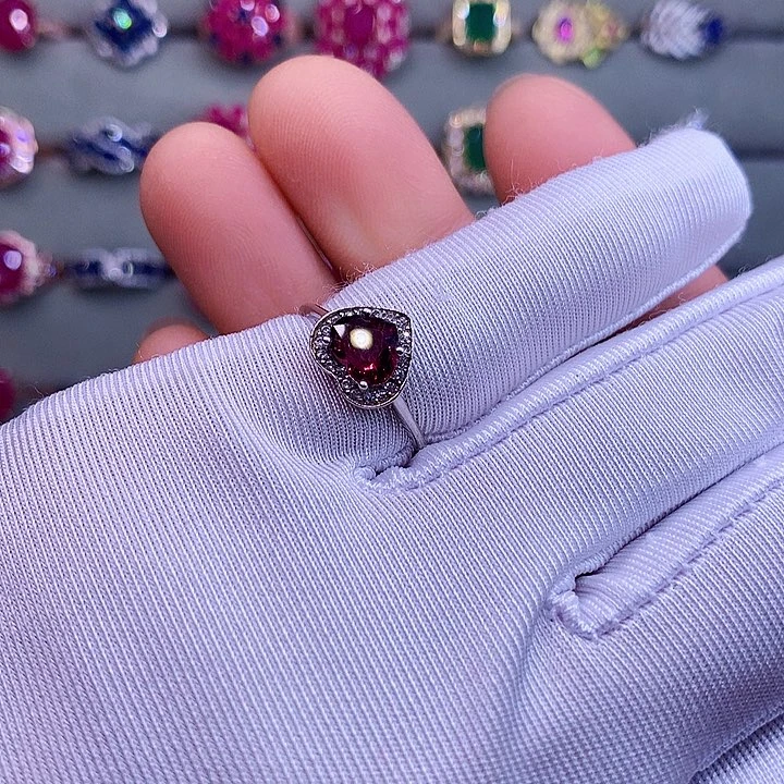 银S925镶嵌石榴石戒指