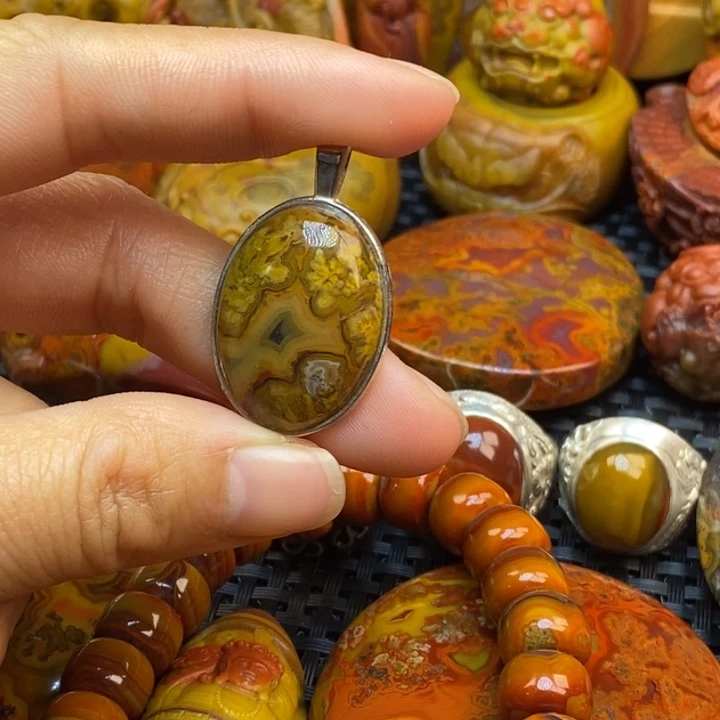 玛瑙/玉髓颈饰合金