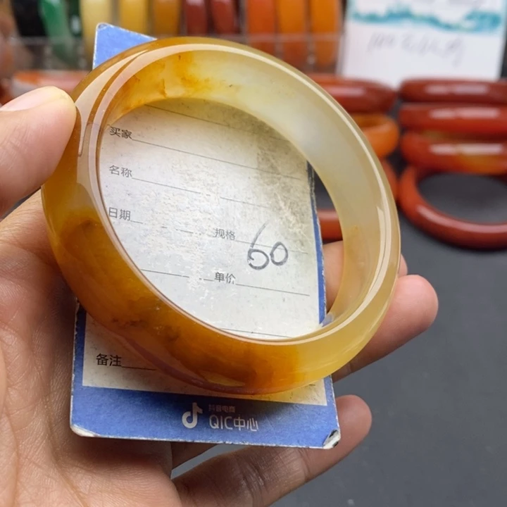 未镶嵌手镯石英质玉