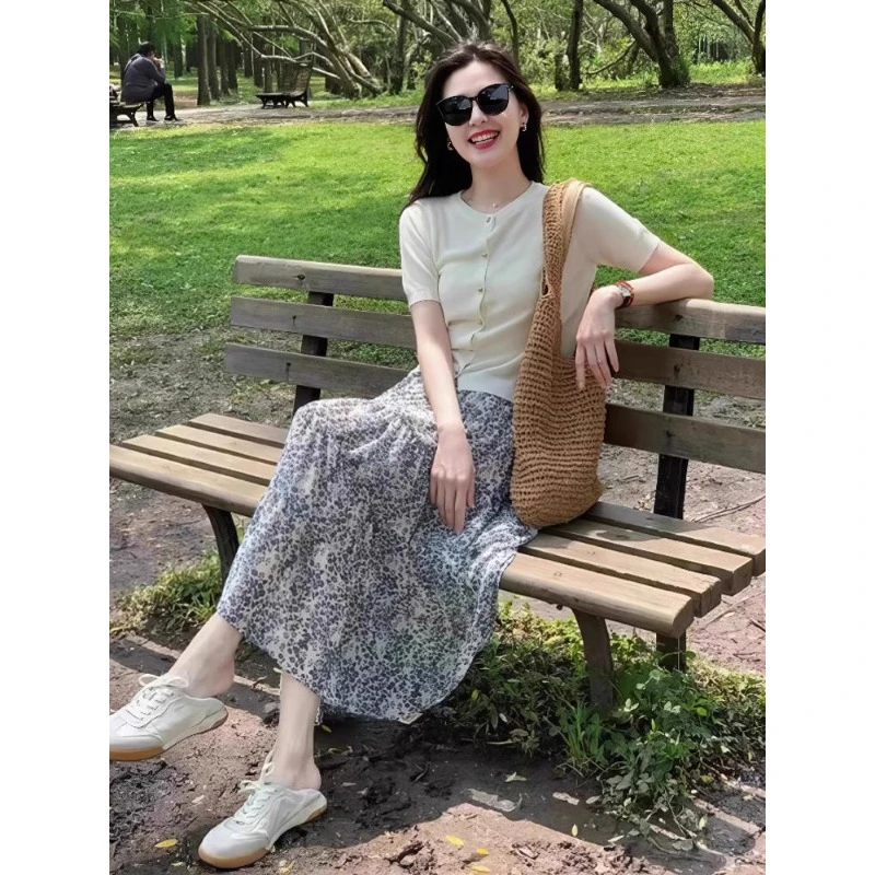 夏季穿搭一整套女装时尚高级感今年流行气质减龄碎花半身裙两件套