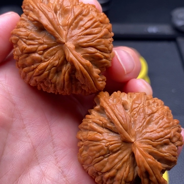 笑***疯吊坠文玩核桃闷白48