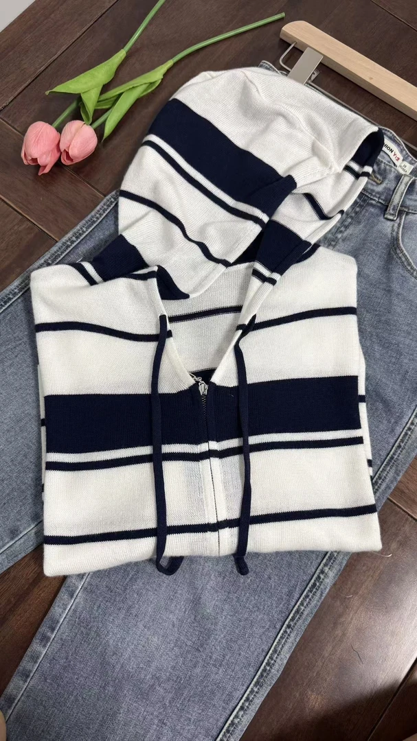 90-170斤秋冬中厚条纹百搭圆领舒适显瘦宽松套头假两件条纹针织衫