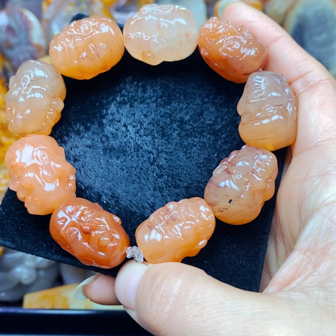 未镶嵌石英质玉（黄龙玉）颈饰