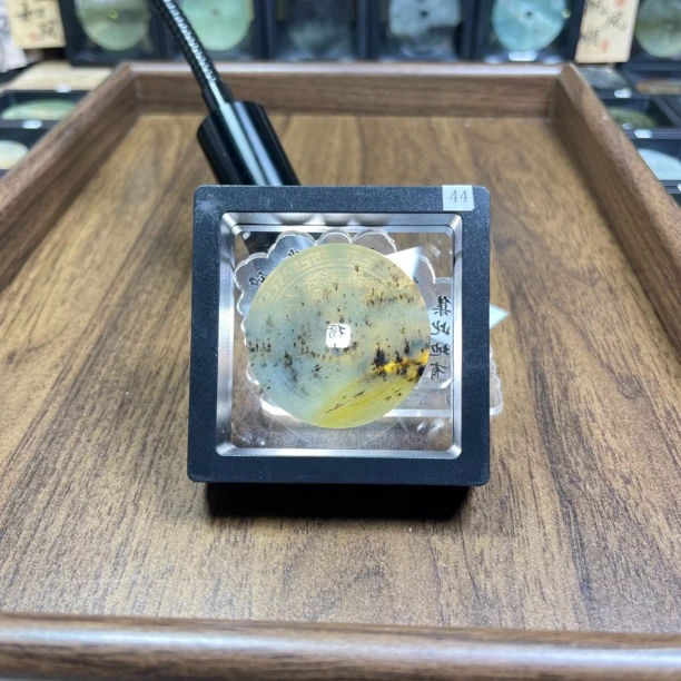 岫玉山鬼花钱双面雕刻乾坤八卦国风时尚饰品玉佩项链