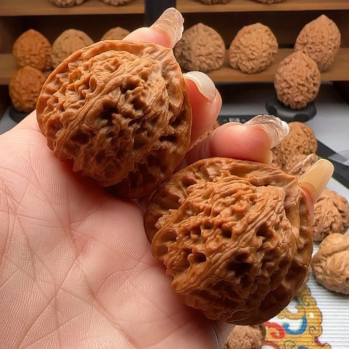 把件文玩核桃正三角白
