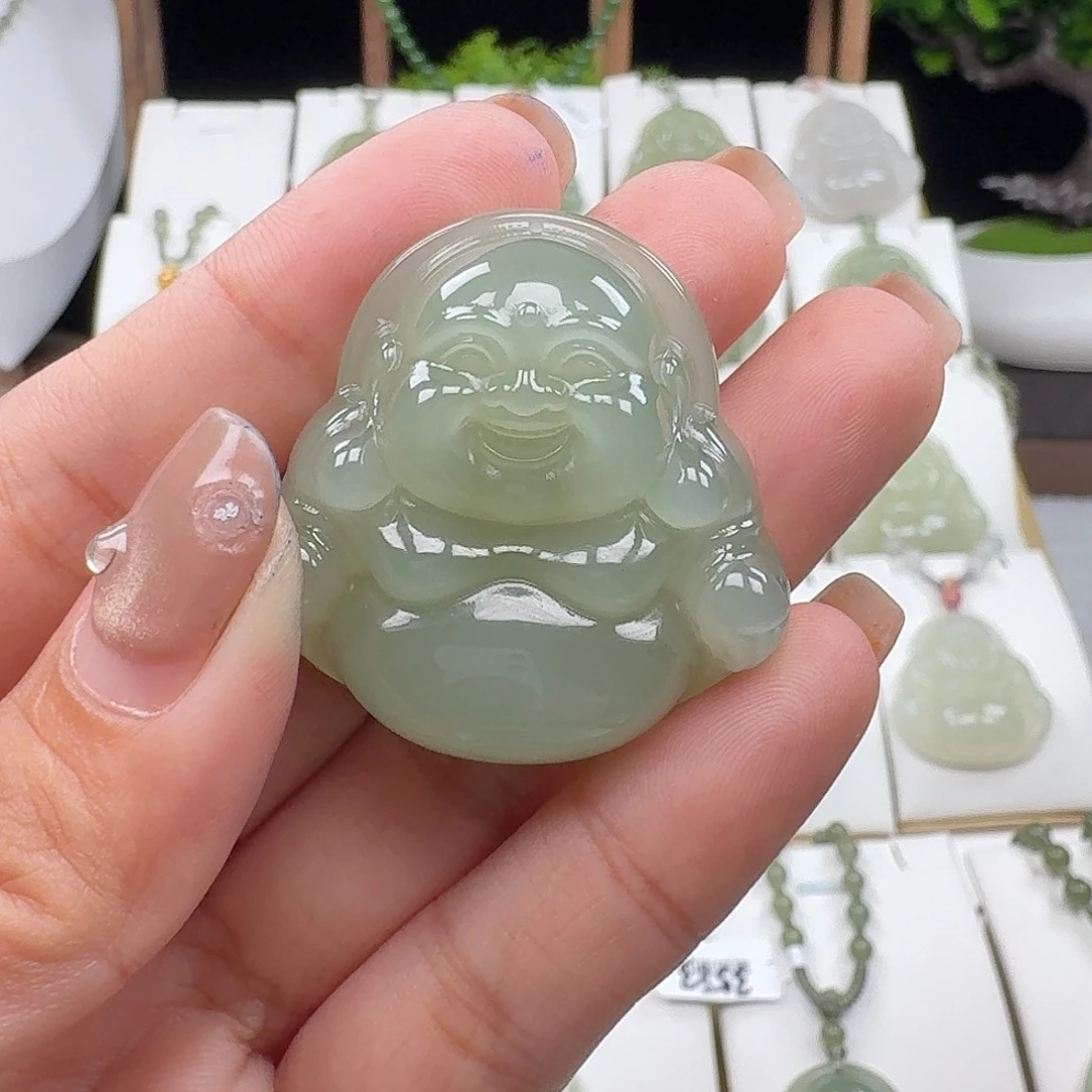 格****和田玉未镶嵌颈饰