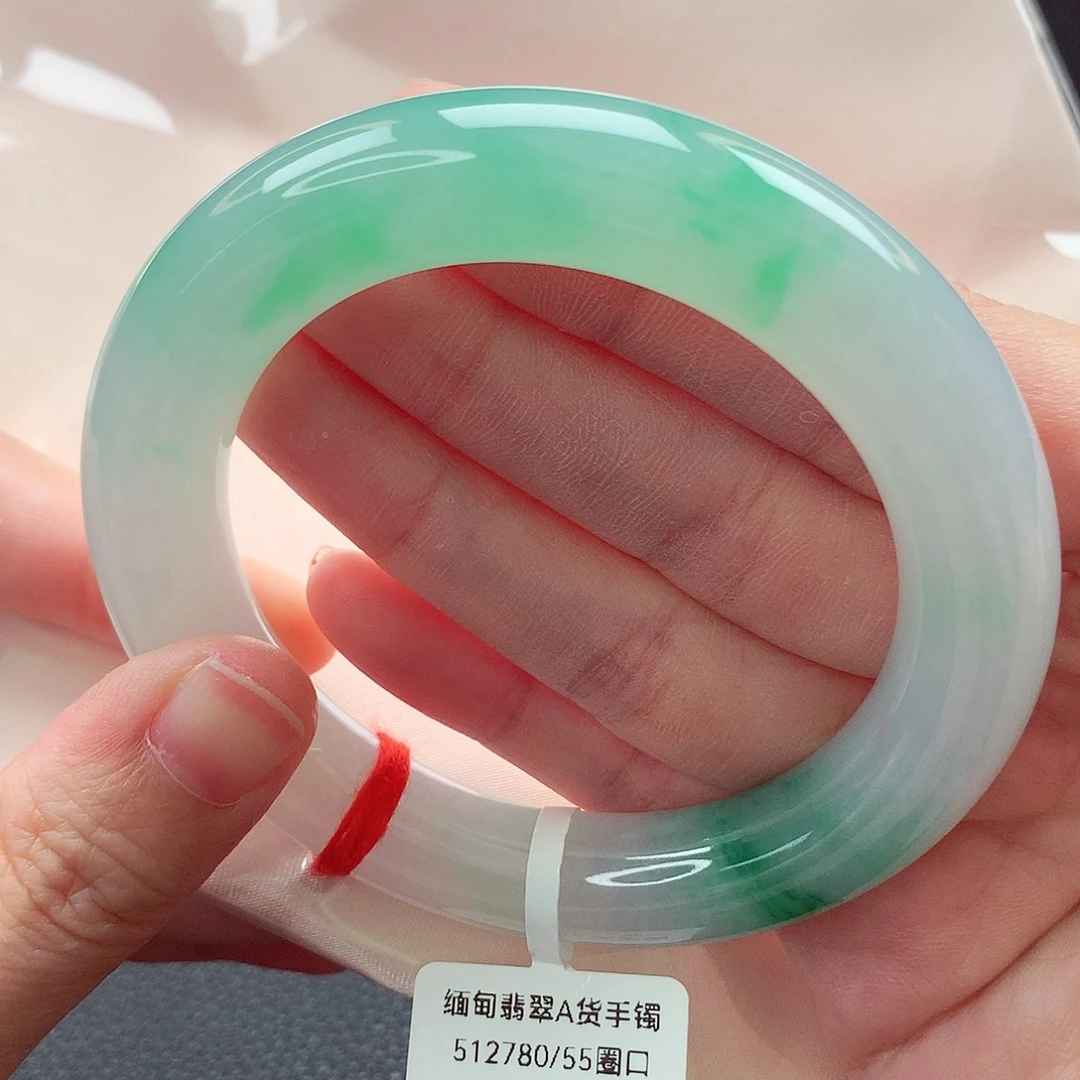 翡翠未镶嵌手镯55 56圈口 冰润飘阳绿胖圆条 超美毕业款