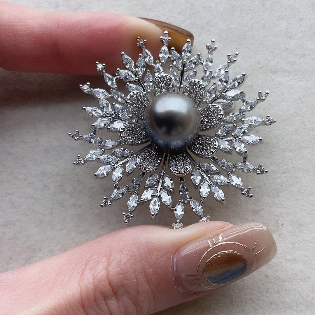 未镶嵌海水珍珠胸针58
