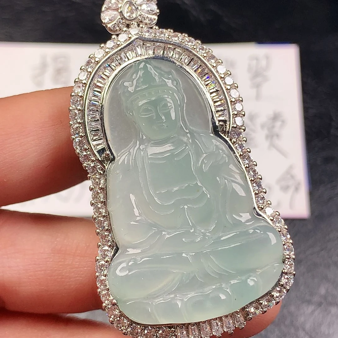 翡翠未镶嵌颈饰观音