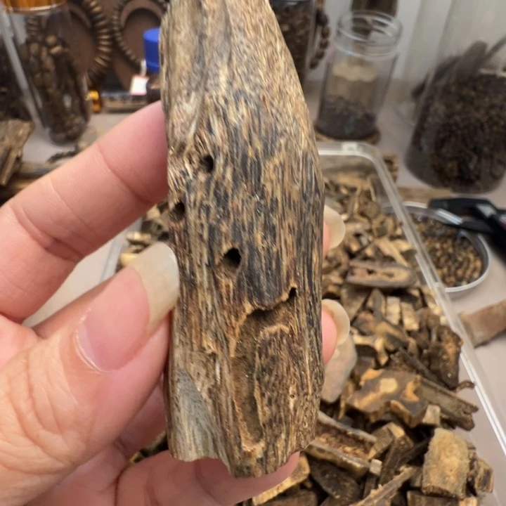 棋楠沉香虫漏20克