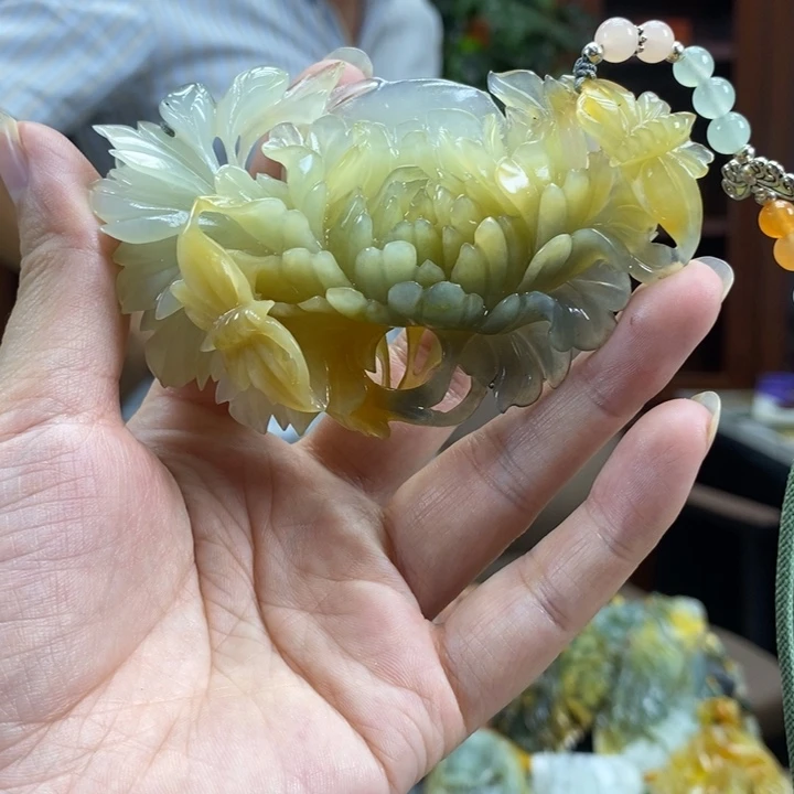 未镶嵌蛇纹石玉颈饰