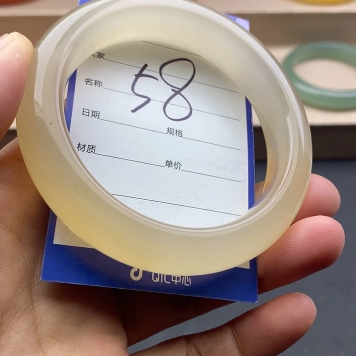 石英质玉未镶嵌手镯