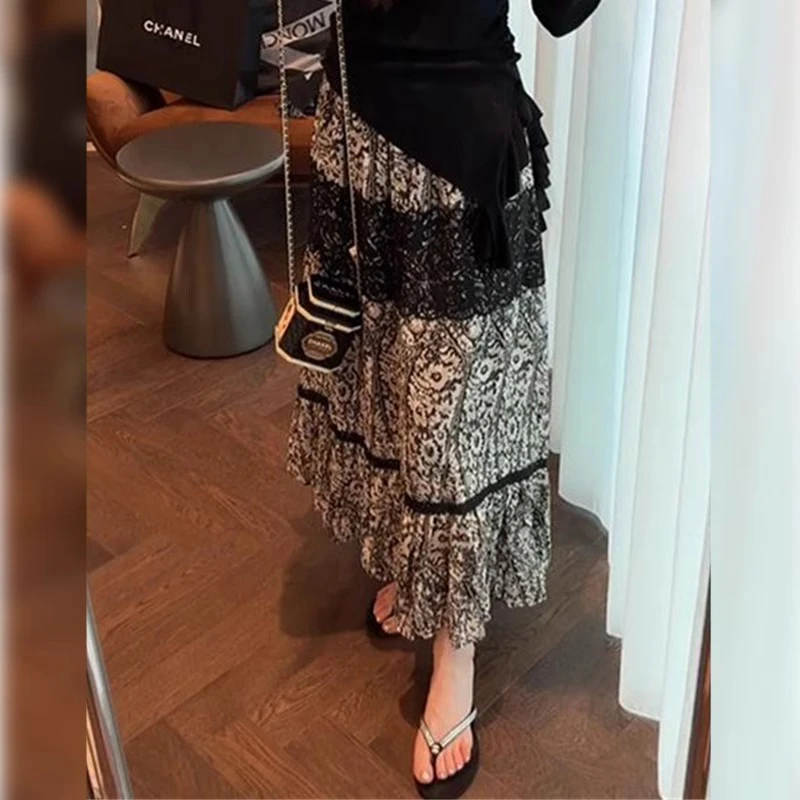 夏季2025新款设计感黑色蕾丝拼接雪纺半身裙女高腰宽松百褶长裙子