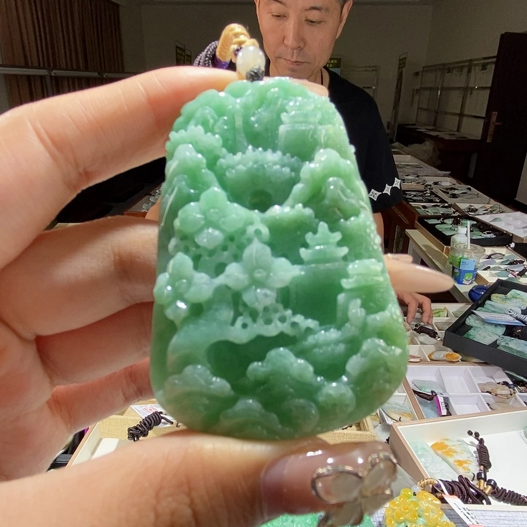 翡翠未镶嵌颈饰翡翠