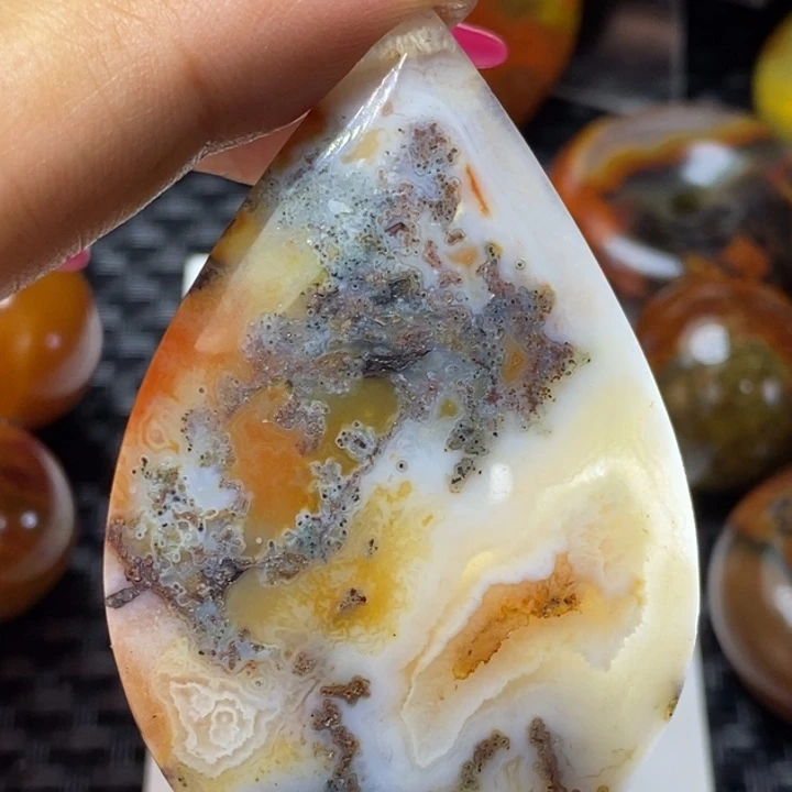 玛瑙/玉髓颈饰足铂镶嵌