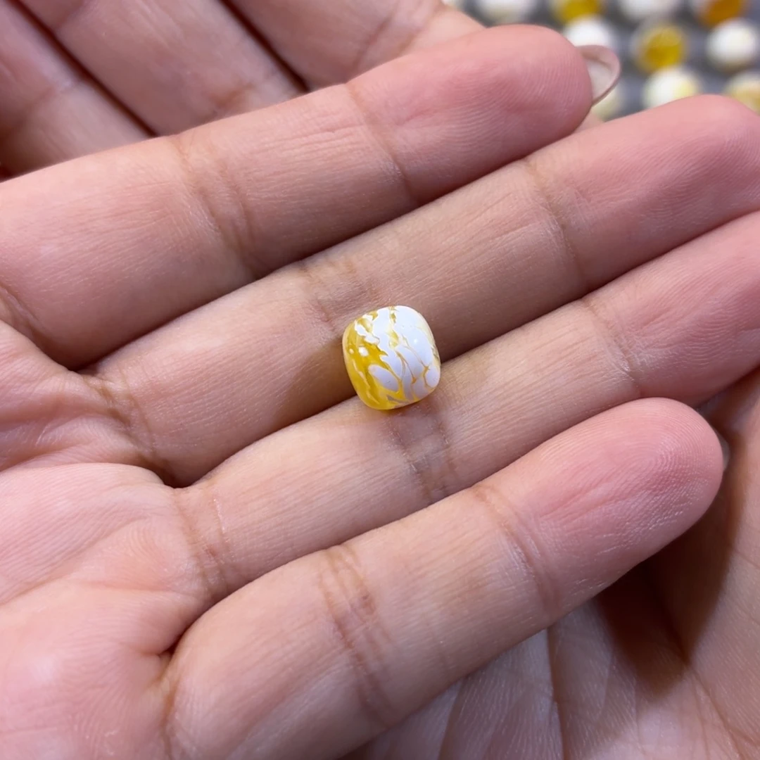 落****琥珀未镶嵌裸石9mm