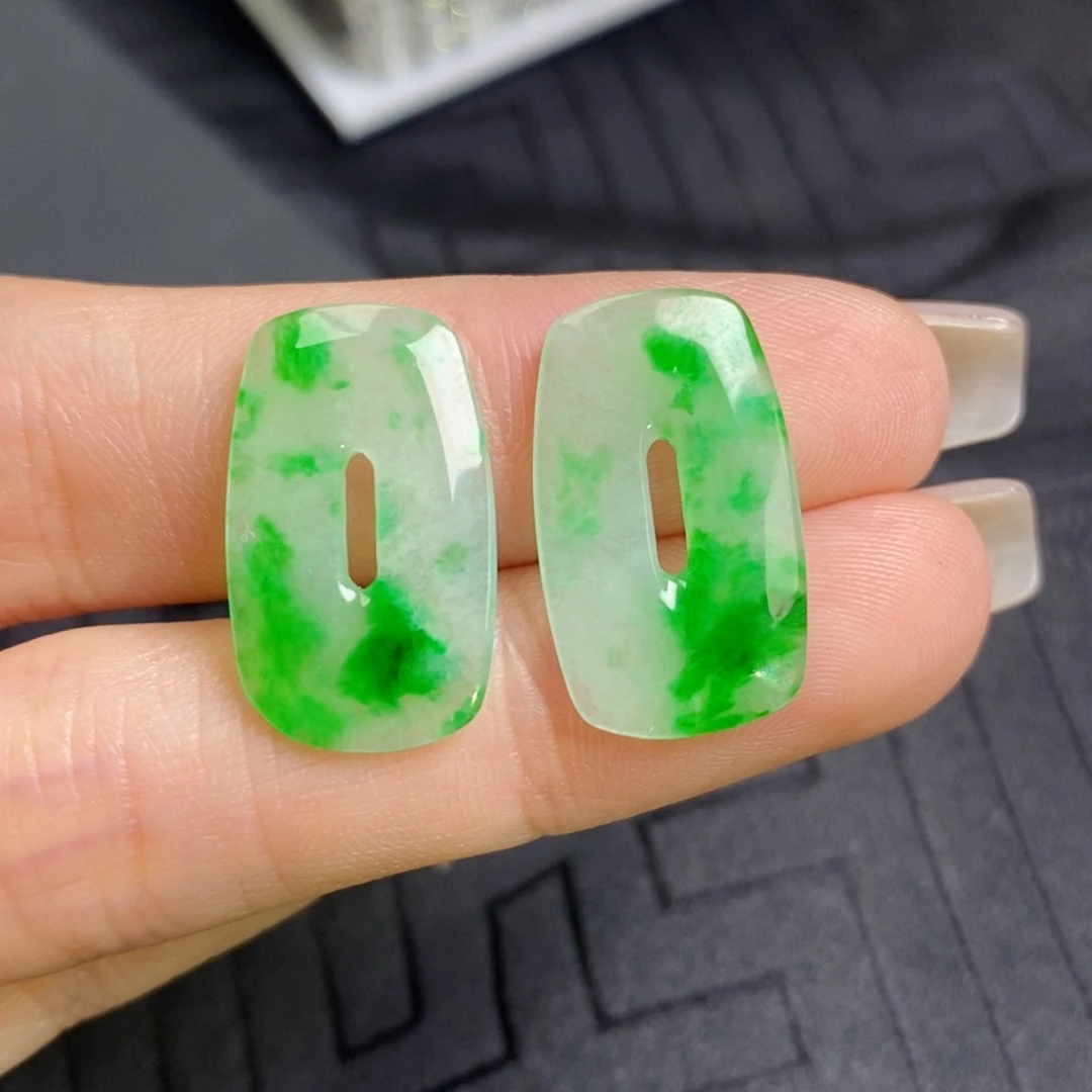 翡翠未镶嵌耳饰飘绿方糖