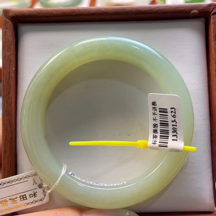 【闪购商品】未镶嵌手镯和田玉50 56/57