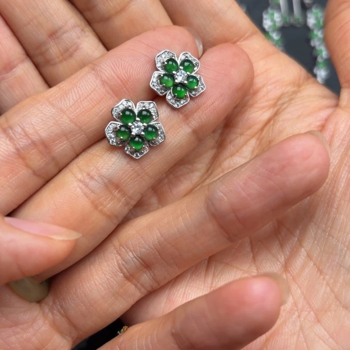 米***兰翡翠银S925镶嵌耳饰