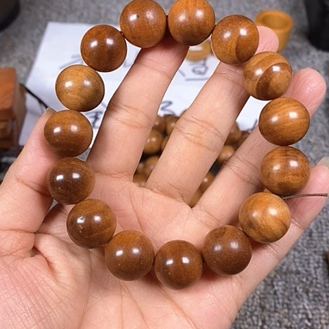 檀香木吊坠老山檀香黑肉1.6沉水瑕疵