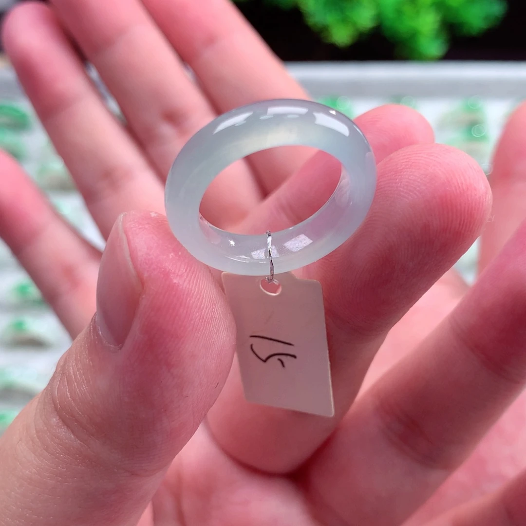 未镶嵌戒指翡翠放***妞天然