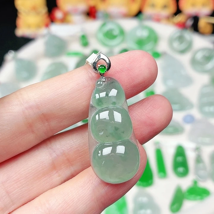 翡翠18K金镶嵌颈饰缅甸天然A货翡翠
